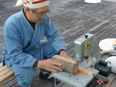 オーナー兼職人の鈴木さん作業風景