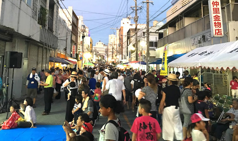 屋富祖大通り祭り風景