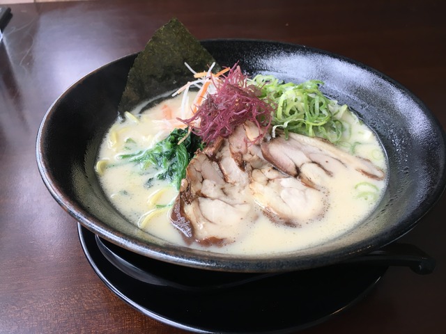 鶏白湯ラーメン