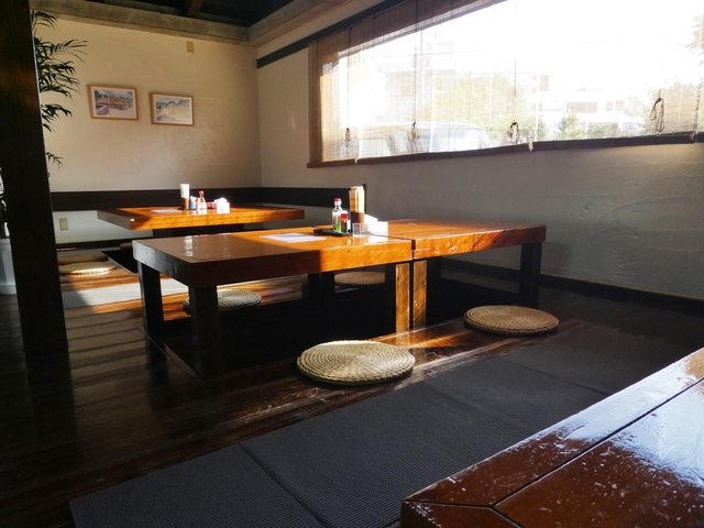 沖縄そば龍屋　店内