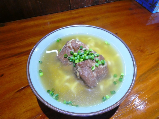 沖縄そば龍屋　ソーキそば並