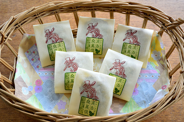 佐和田洋菓子店 桑の葉ダックワース 佐和田洋菓子店 桑の葉ダックワース