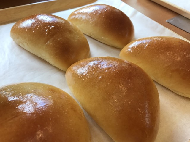 クリームパン クリームパン
