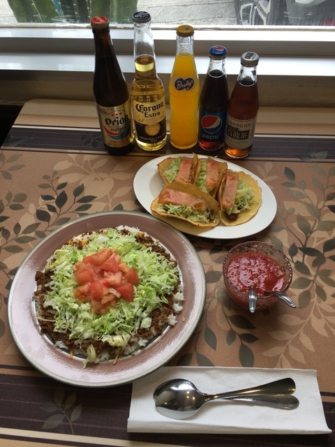 タコスとタコライス タコスとタコライス