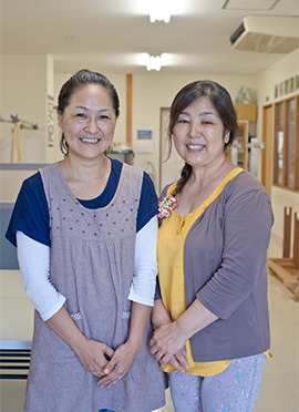 うらそえ織の池原さんと久手堅さん うらそえ織の池原さんと久手堅さん