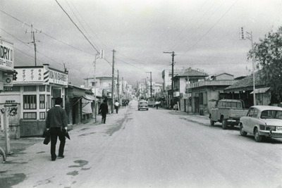 左側に東京理容店が写っている1966年の写真 左側に東京理容店が写っている1966年の写真