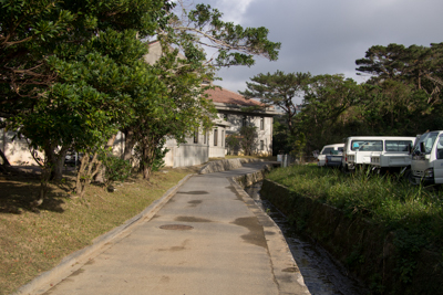 浦添市立図書館